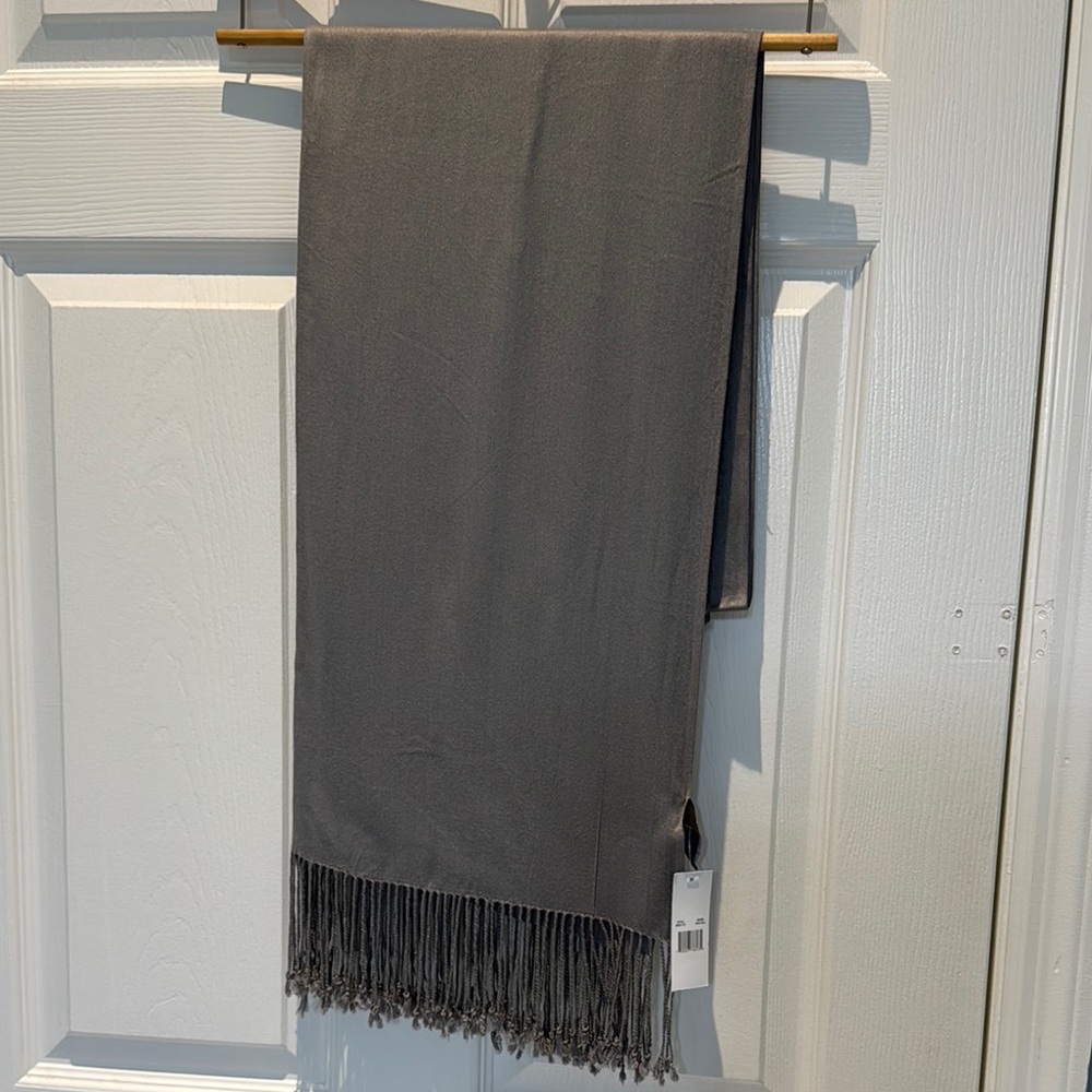 Jones New York Elegant Gray Scarf with Fringe 100% Viscose